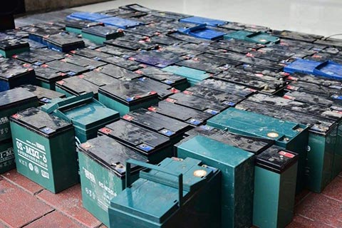 ㊣衡阳衡东收废弃叉车蓄电池㊣铅酸电池回收利用㊣附近回收废旧电池